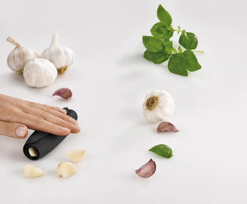 Scroll garlic Joseph Joseph