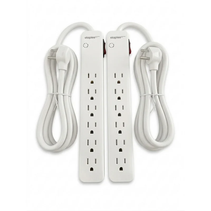 Staples Tech – Parasurtenseur à 6 prises de 600 J – Câble de 2,5 pi – Blanc – Paquet de 2