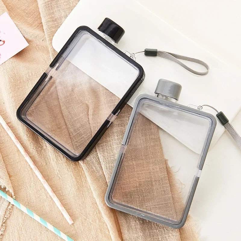 Gourde Plastique Plate