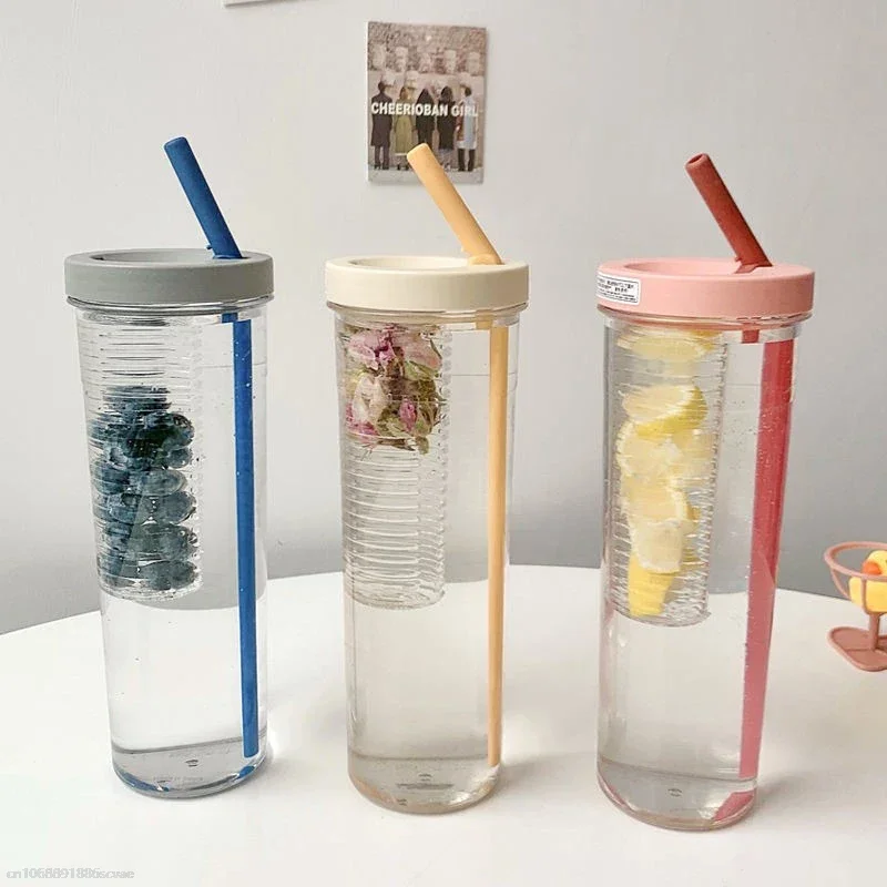 Gourde en verre avec paille